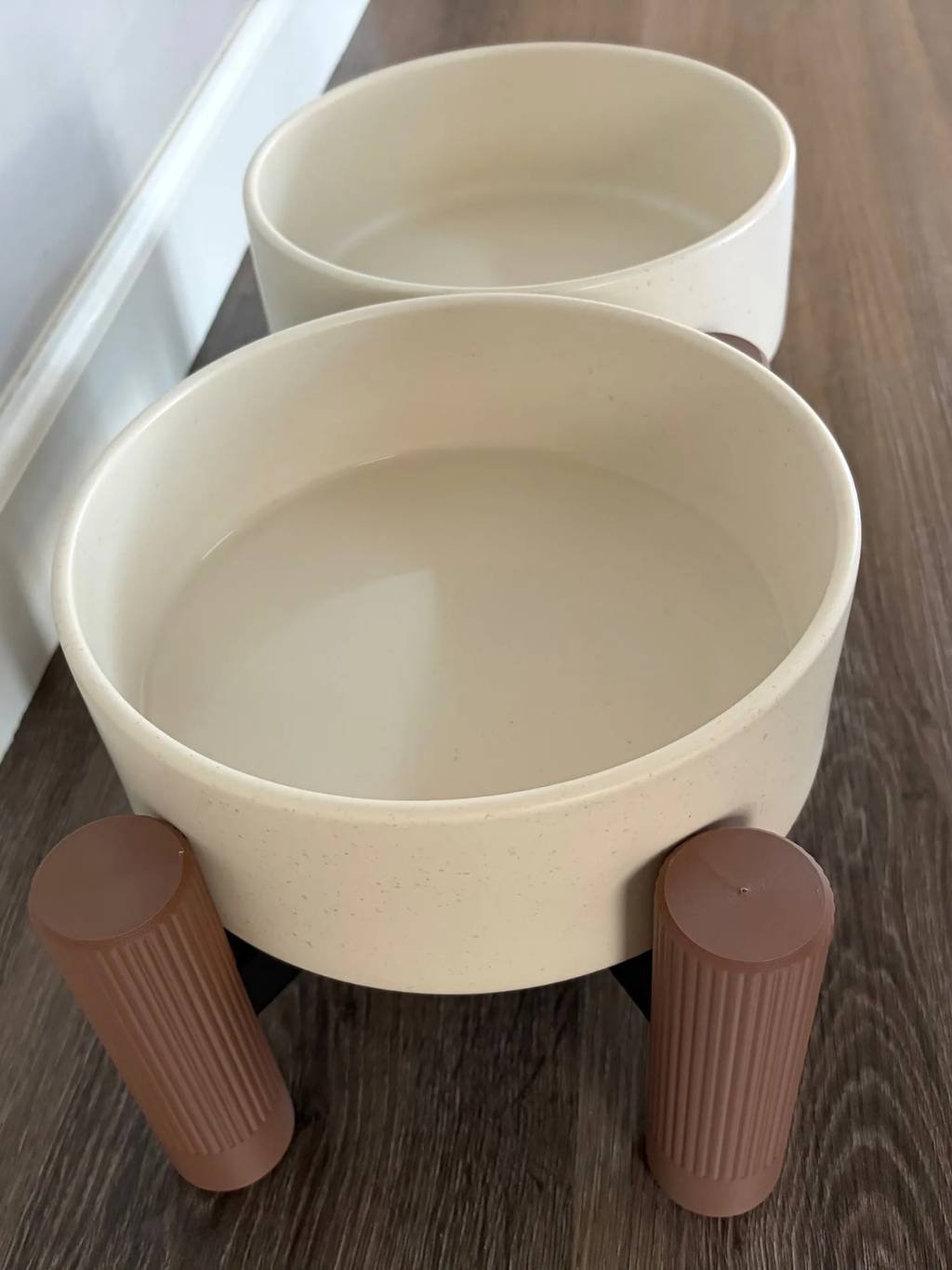Modern Ayaklı Yükseltilmiş Mama Kabı Standı