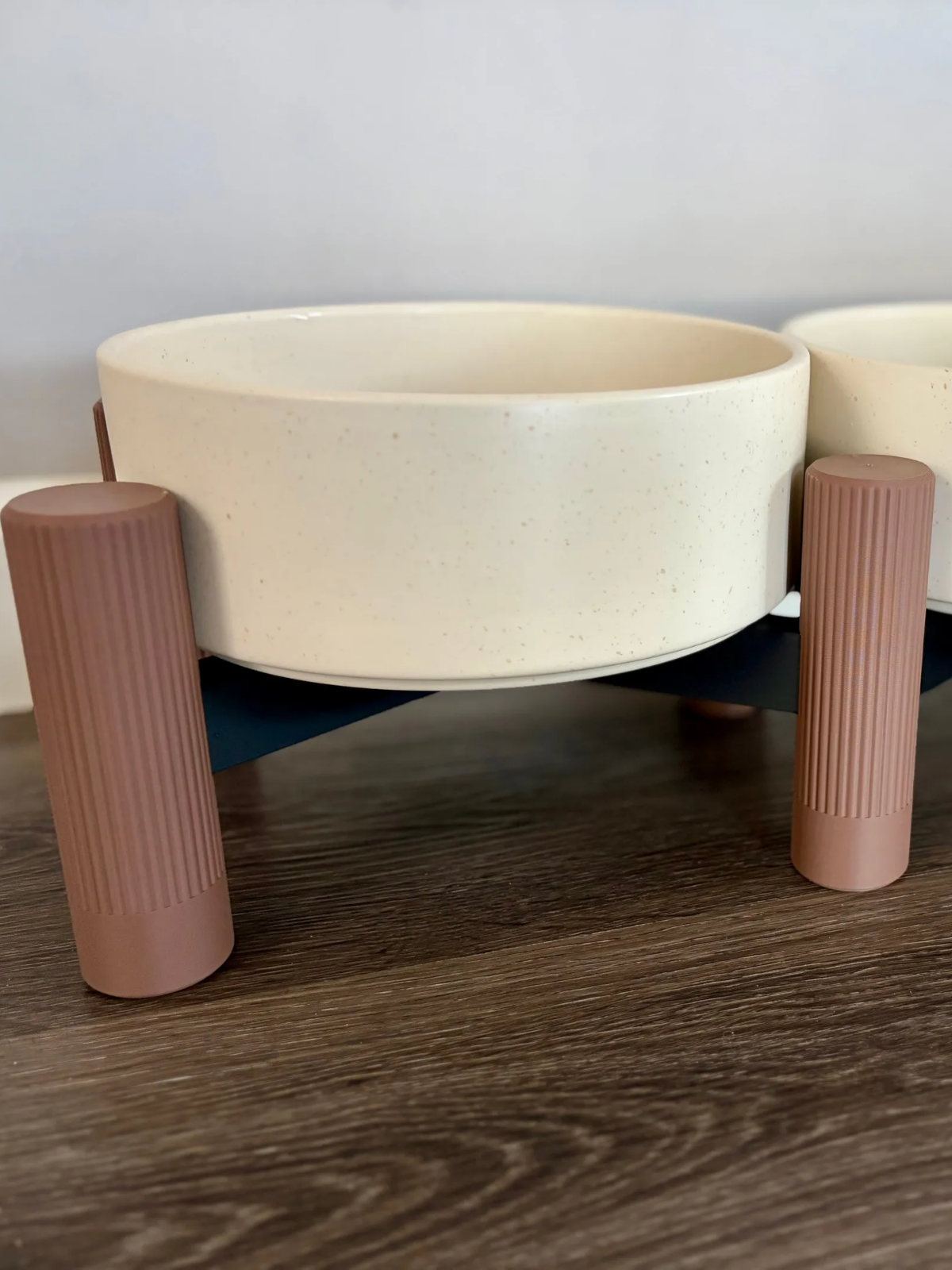 Modern Ayaklı Yükseltilmiş Mama Kabı Standı